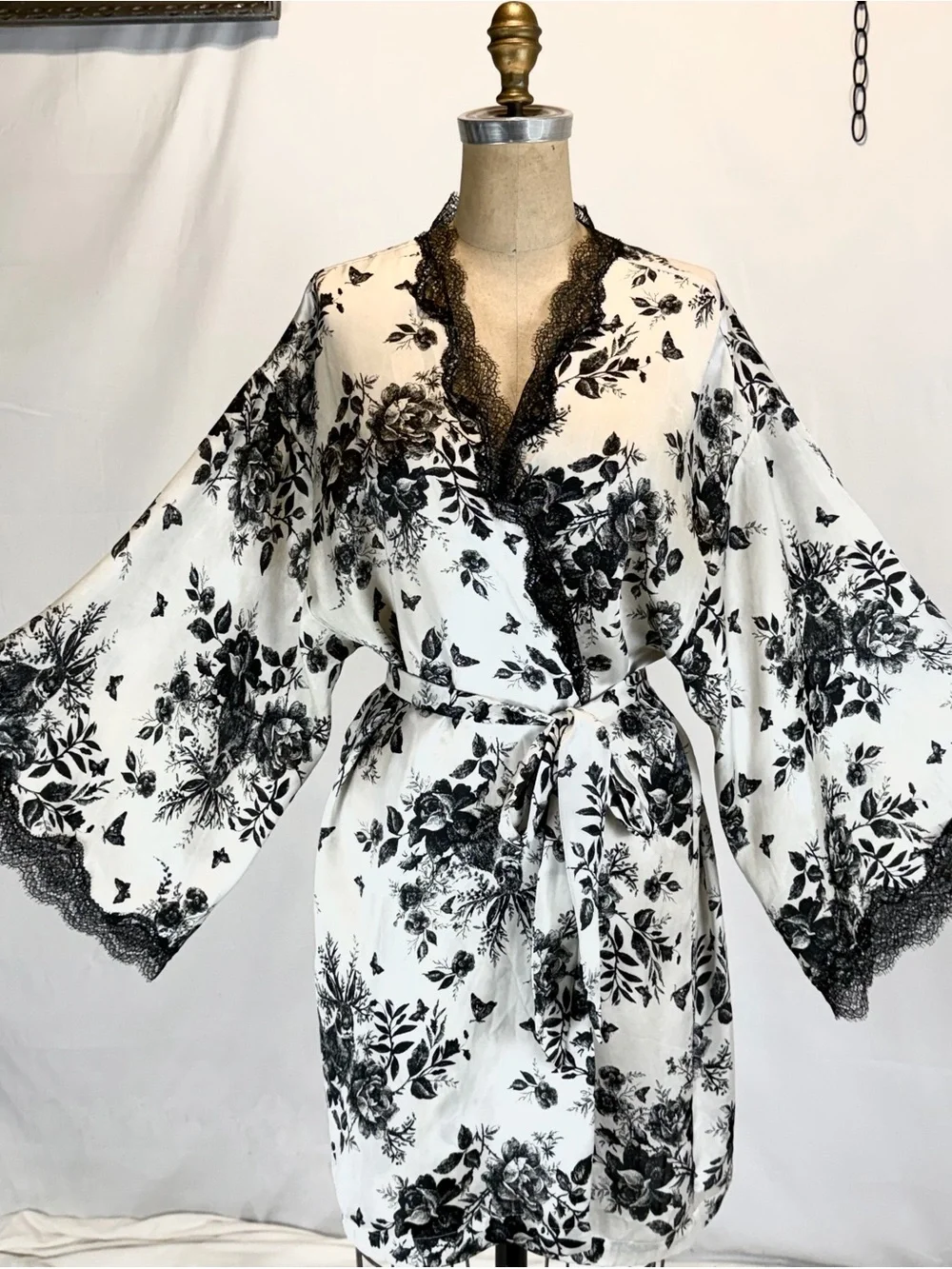 Victorias Secret Hidden Bunny Toile satin robe rabbit butterfly floral black xs